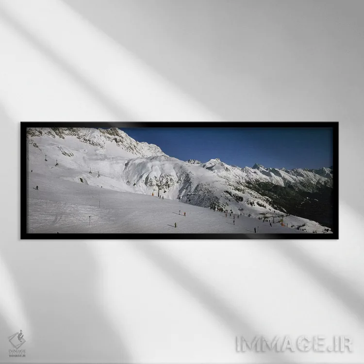 تابلو دکوراتیو Sankt Anton am Arlberg, Tyrol, Austria,گردشگران در پیست… اثر پانورامیک ایمجز - نمای قابدار مشکی