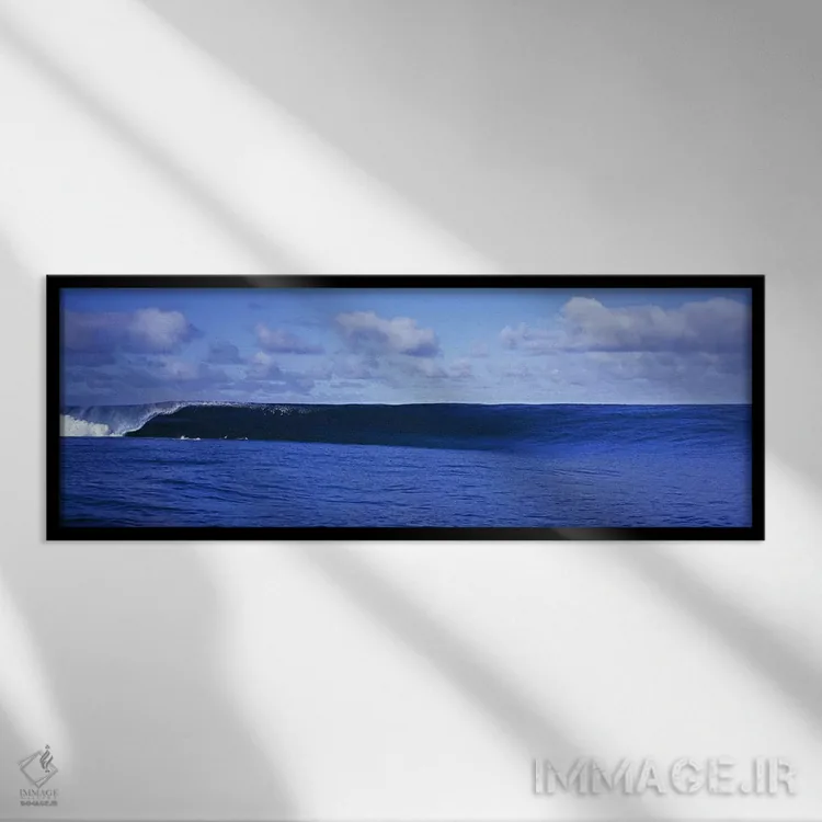 تابلو دکوراتیو پاشش موج ها در دریا اثر پانورامیک ایمجز - نمای قابدار مشکی
