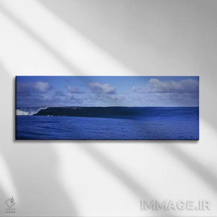 تابلو دکوراتیو پاشش موج ها در دریا اثر پانورامیک ایمجز - نمای روبهرو روی دیوار