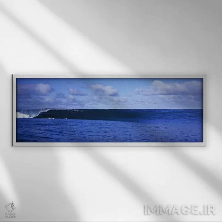 تابلو دکوراتیو پاشش موج ها در دریا اثر پانورامیک ایمجز - نمای قابدار سفید