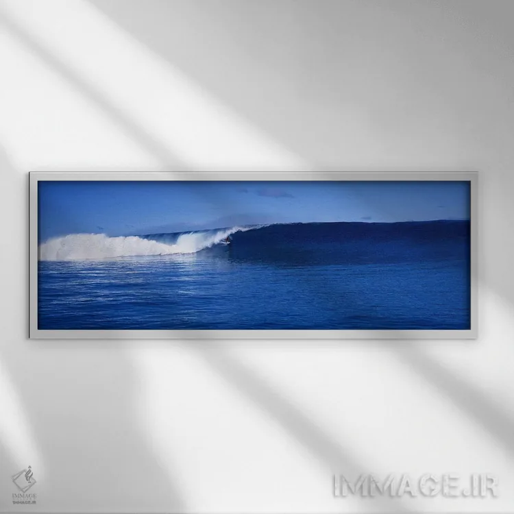 تابلو دکوراتیو پاشش موج ها در دریا اثر پانورامیک ایمجز - نمای قابدار سفید