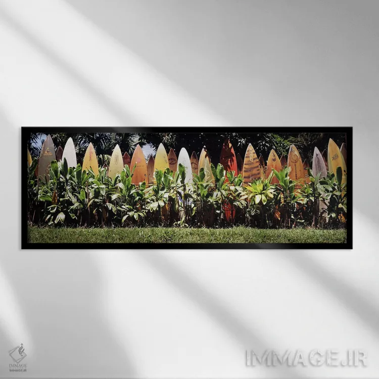 تابلو دکوراتیو Maui, Hawaii, USA,حصار تخته موج سواری در باغ، مائوئی، ه… اثر پانورامیک ایمجز - نمای قابدار مشکی
