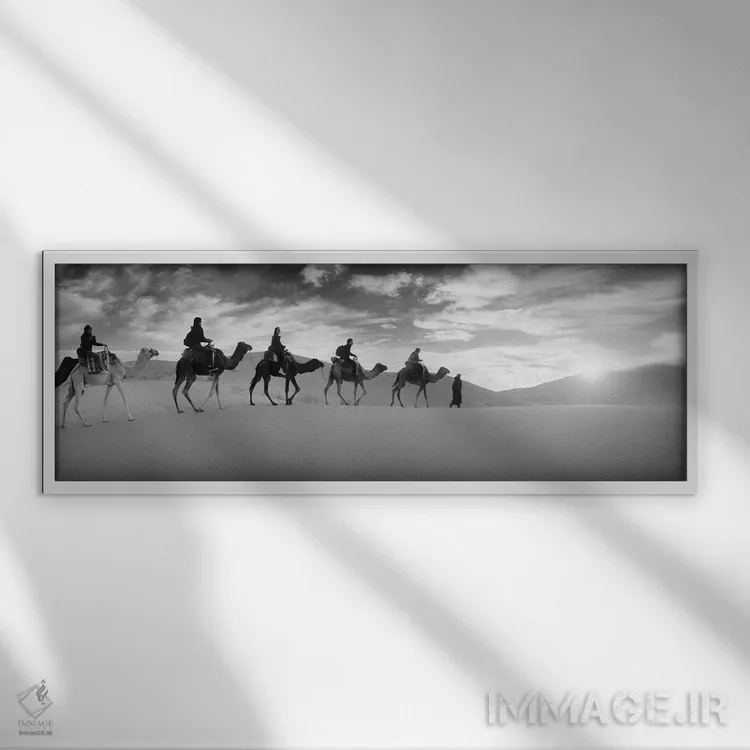 تابلو دکوراتیو Morocco,توریست ها سواره بر شتر از میان چشم انداز صحرای… اثر پانورامیک ایمجز - نمای قابدار سفید