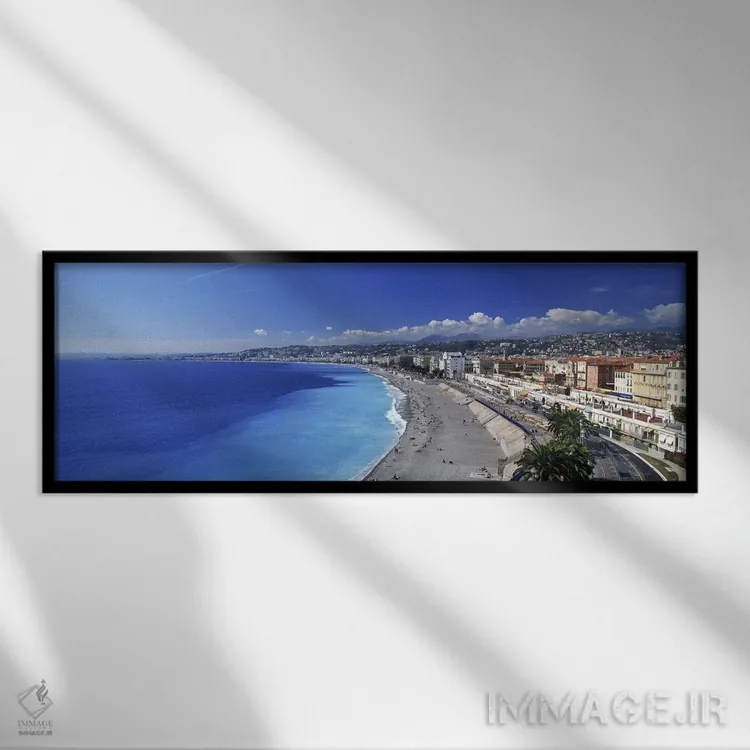 تابلو دکوراتیو Nice, France,منظره ساحلی با بخش اسکله انقلاب فرانسه بر… اثر پانورامیک ایمجز - نمای قابدار مشکی