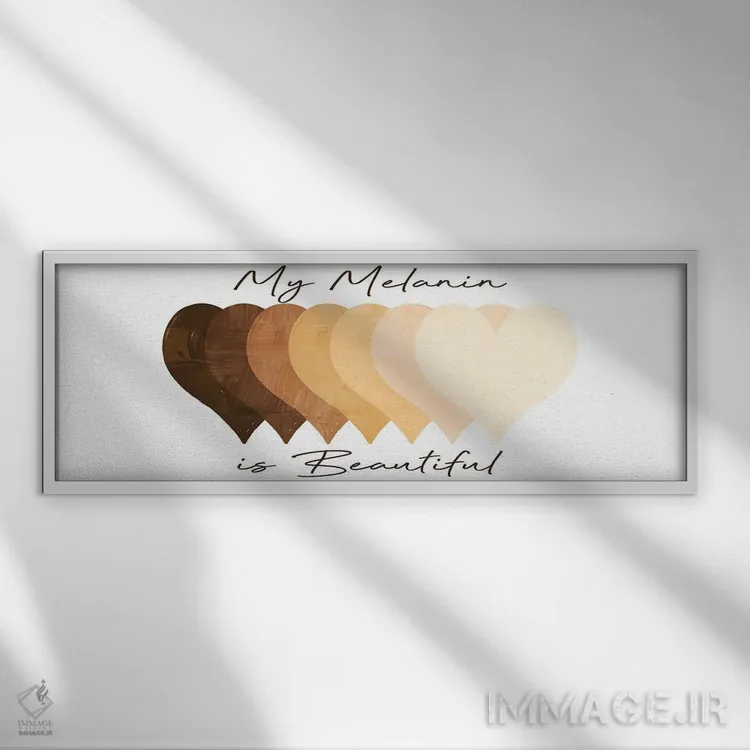 تابلو دکوراتیو ملانین زیبا اثر مارکوس پرایم - نمای قابدار سفید