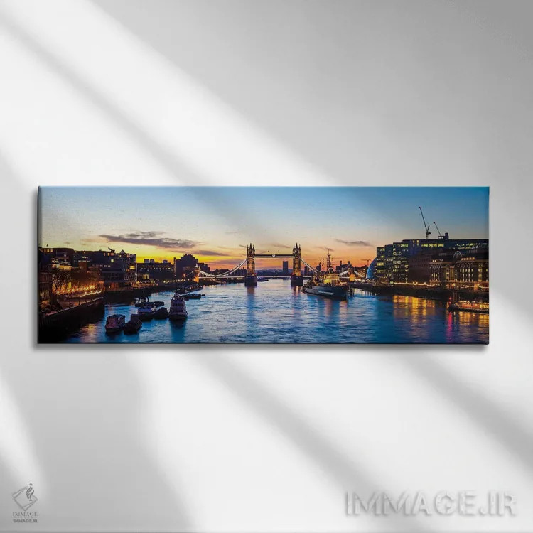 تابلو دکوراتیو طلوع آفتاب بر پل تاور در لندن اثر پل رومر - نمای روبهرو روی دیوار