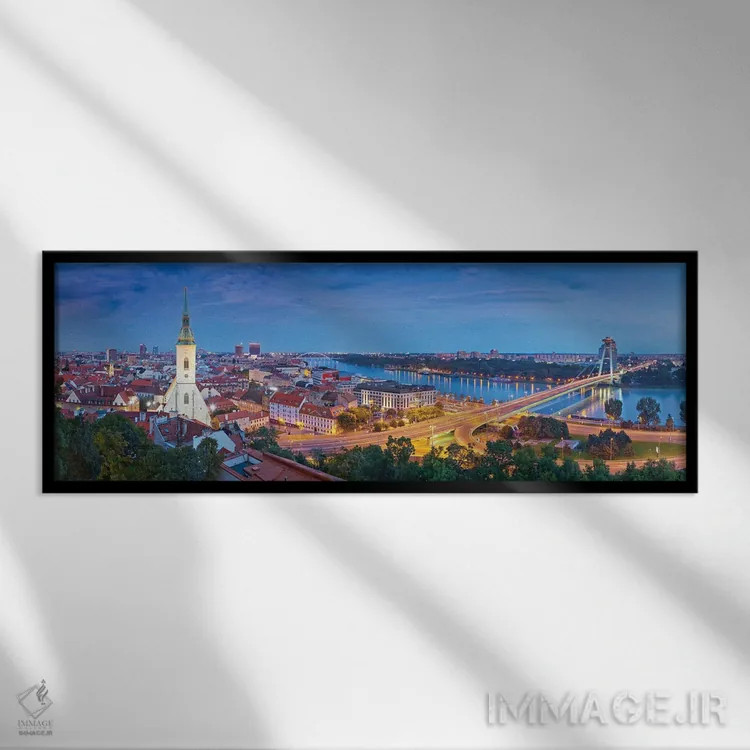 تابلو دکوراتیو براتیسلاوا، اسلواکی اثر پل رومر - نمای قابدار مشکی