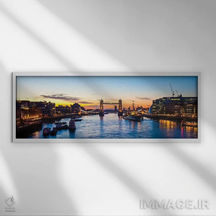 تابلو دکوراتیو طلوع آفتاب بر پل تاور در لندن اثر پل رومر - نمای قابدار سفید