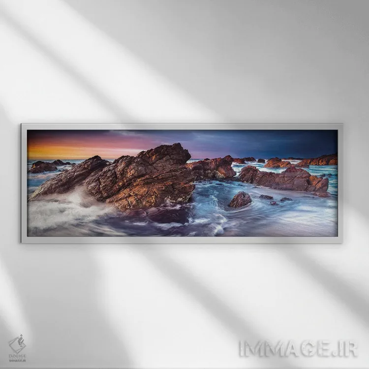 تابلو دکوراتیو زیبایی خشن اثر پل رومر - نمای قابدار سفید