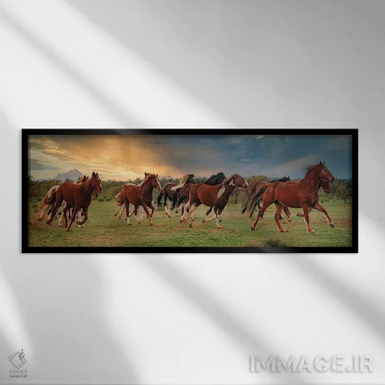 تابلو دکوراتیو دویدن به سمت خانه اثر رندا تامپسون - نمای قابدار مشکی