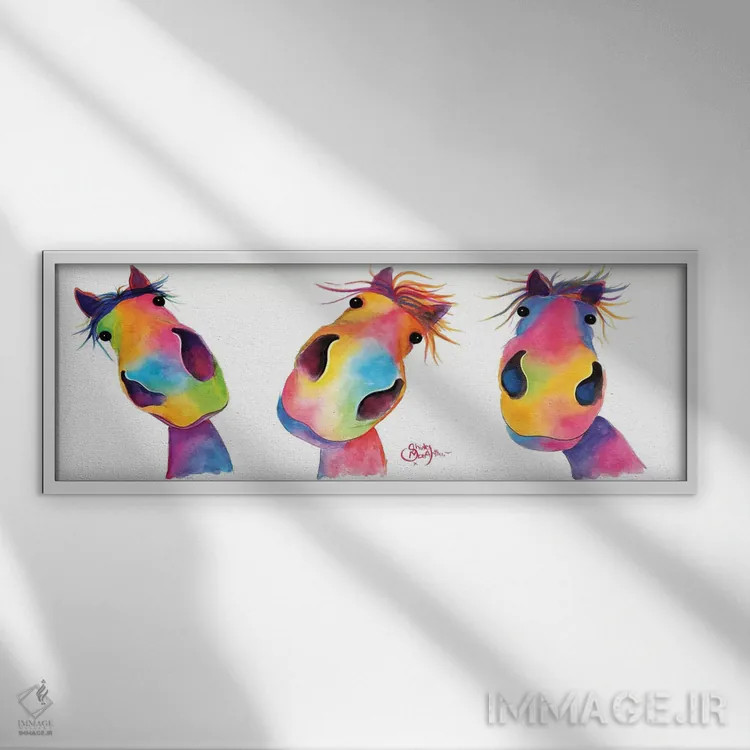 تابلو دکوراتیو اسب های خوشحال اثر شرلی مک آرتور - نمای قابدار سفید