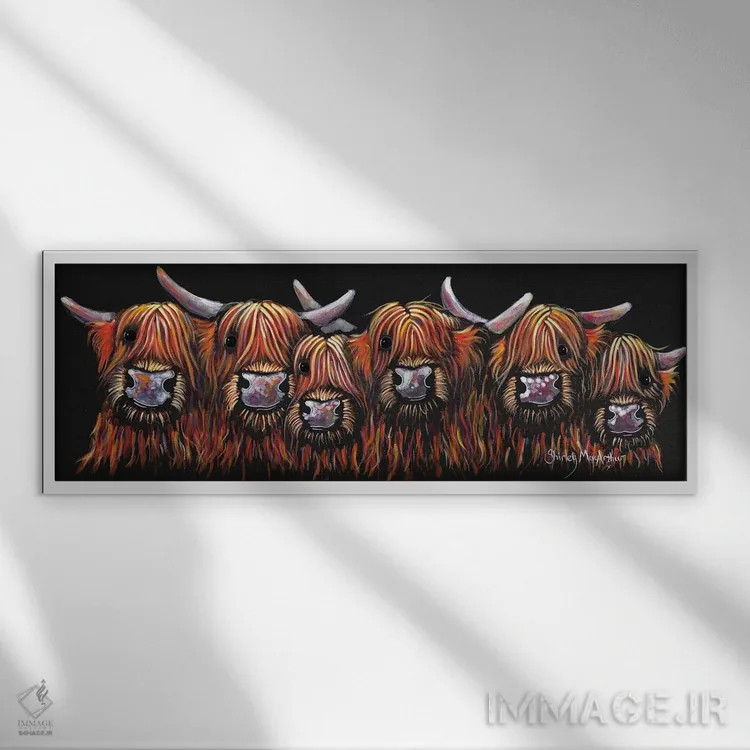 تابلو دکوراتیو همه در یک صف اثر شرلی مک آرتور - نمای قابدار سفید