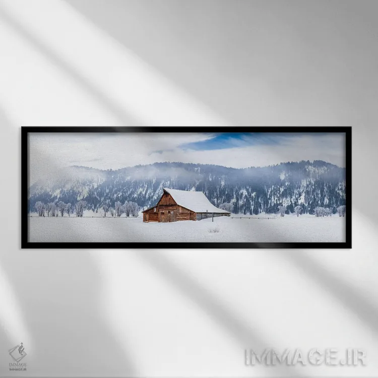 تابلو دکوراتیو انبار چوبی در برف اثر سوزانه کرمر - نمای قابدار مشکی