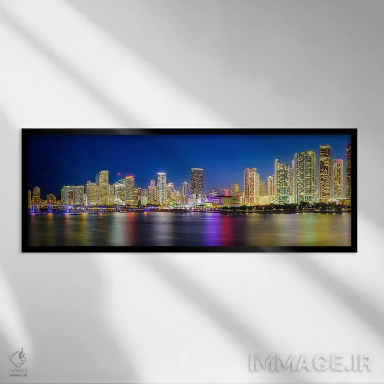 تابلو دکوراتیو پانورامای افق شهری میامی در شب اثر سوزانه کرمر - نمای قابدار مشکی