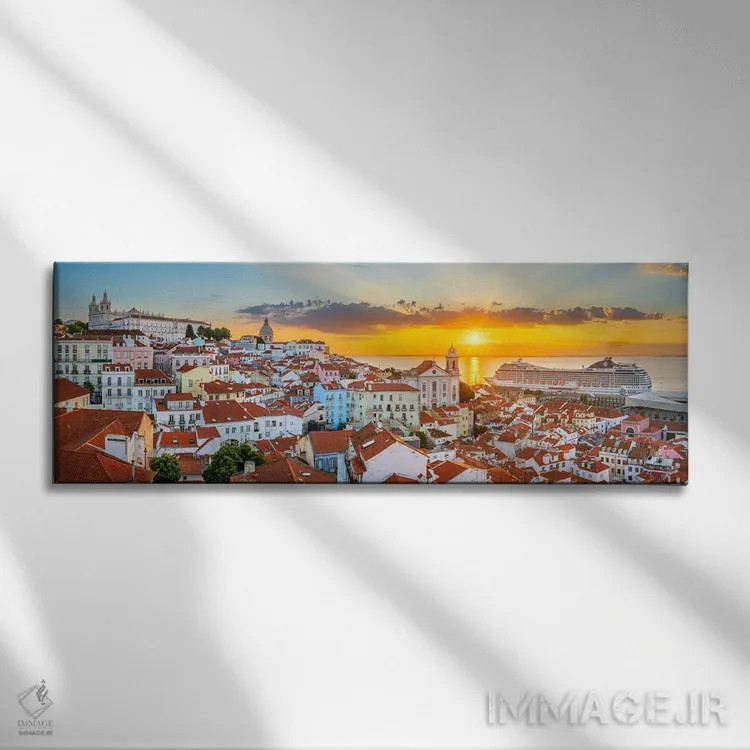 تابلو دکوراتیو درخشش طلوع در محله آلفاما لیسبون اثر سوزانه کرمر - نمای روبهرو روی دیوار
