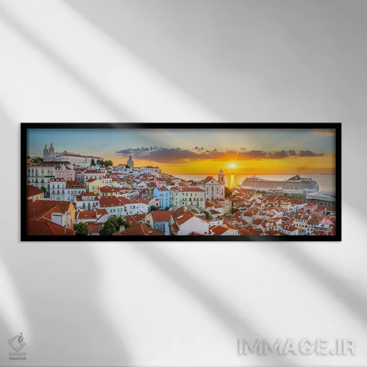 تابلو دکوراتیو درخشش طلوع در محله آلفاما لیسبون اثر سوزانه کرمر - نمای قابدار مشکی
