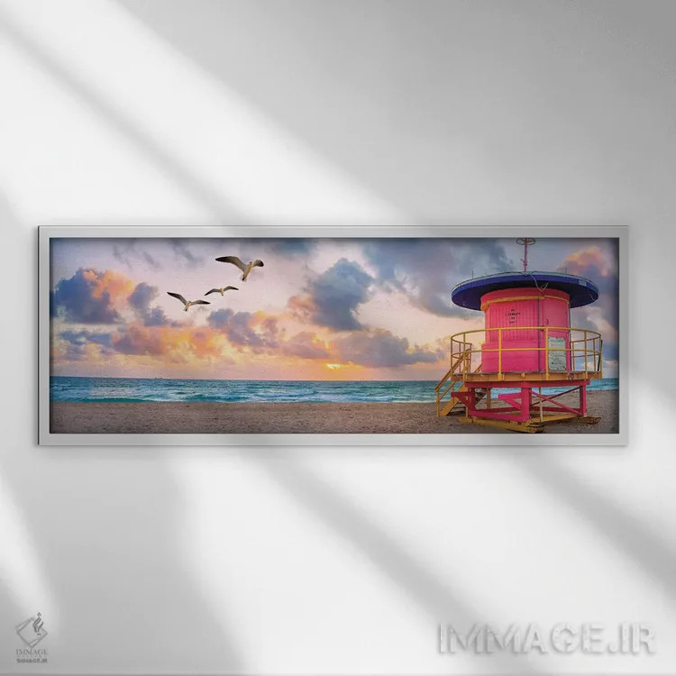 تابلو دکوراتیو خانه نجات غریق صورتی در طلوع آفتاب اثر سوزانه کرمر - نمای قابدار سفید