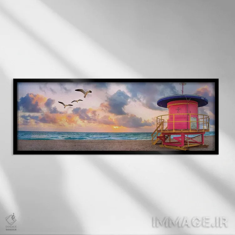 تابلو دکوراتیو خانه نجات غریق صورتی در طلوع آفتاب اثر سوزانه کرمر - نمای قابدار مشکی