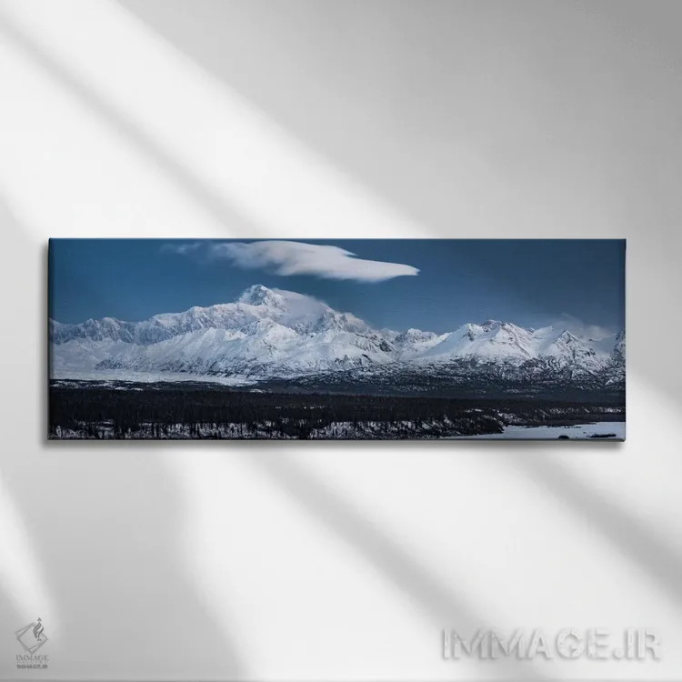 تابلو دکوراتیو کوه مک کینلی آبی اثر استفان هفل - نمای روبهرو روی دیوار