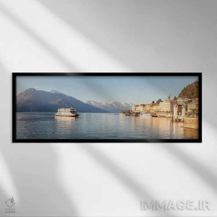 تابلو دکوراتیو Como Lake, Italy,نمای پانورامیک بلاجیو، دریاچه کومو، ایتا… اثر ماتئو کولومبو - نمای قابدار مشکی