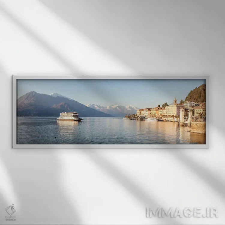 تابلو دکوراتیو Como Lake, Italy,نمای پانورامیک بلاجیو، دریاچه کومو، ایتا… اثر ماتئو کولومبو - نمای قابدار سفید