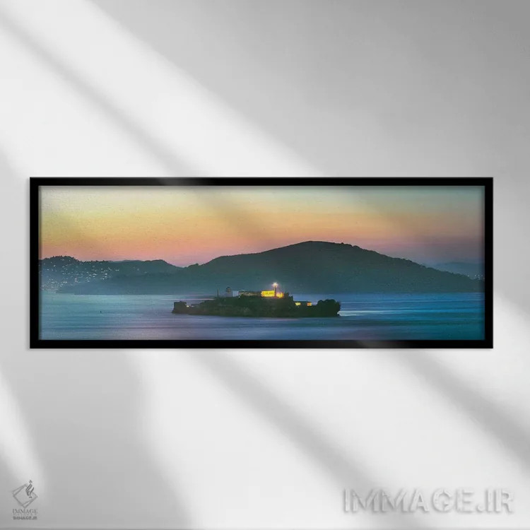 تابلو دکوراتیو پانورامای جزیره آلکاتراز اثر ماتئو کولومبو - نمای قابدار مشکی