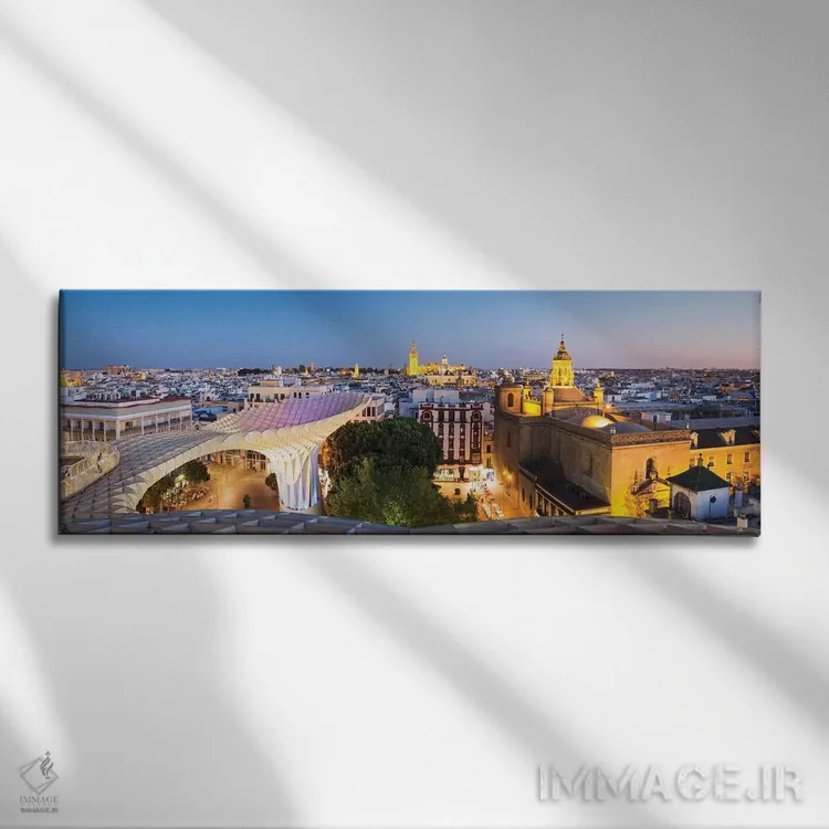 تابلو دکوراتیو Andalusia, Spain,سویا در گرگ و میش، آندلس، اسپانیا اثر ماتئو کولومبو - نمای روبهرو روی دیوار