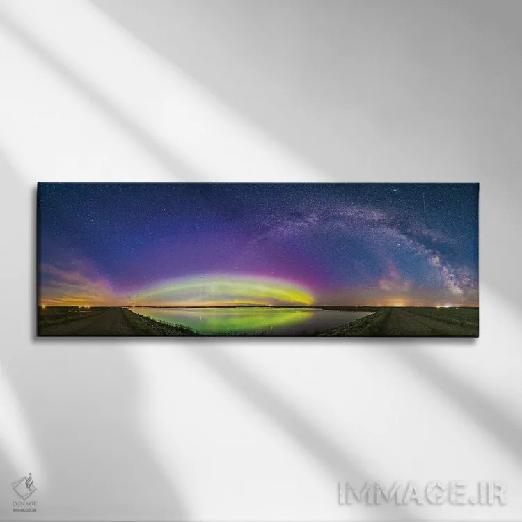 تابلو دکوراتیو Alberta, Canada.,قوس شفق شمالی و بیضی شفق قطبی بر فراز دریاچه… اثر آلن دایر - نمای روبهرو روی دیوار