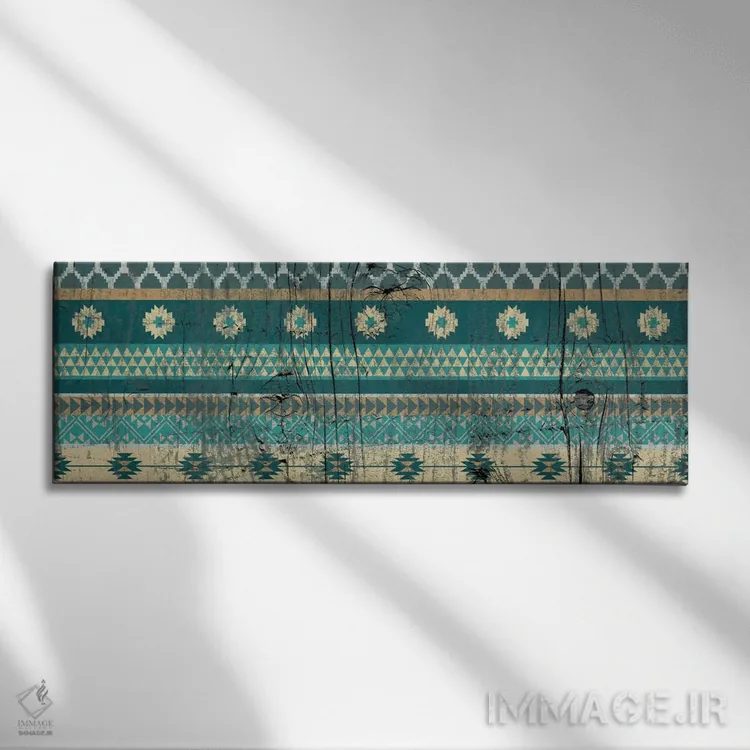 تابلو انتزاعی نقش قبیله ای سبزآبی روی چوب اثر فایو بای فایو کالکتیو - نمای روبهرو روی دیوار