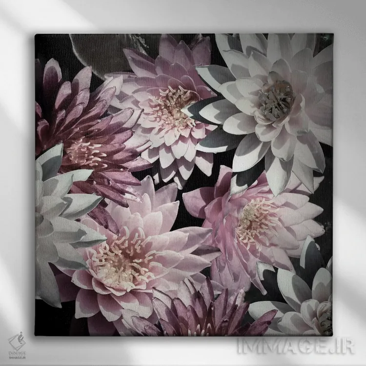 تابلو دکوراتیو گل های آلو اثر کتی منسفیلد - نمای روبهرو روی دیوار