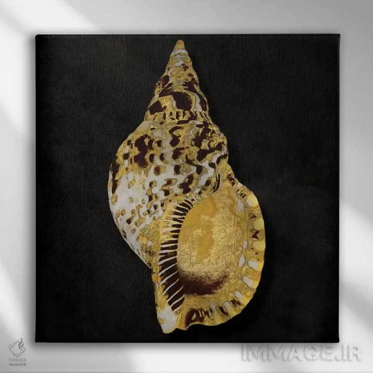 تابلو دکوراتیو گوهرهای طلایی اقیانوس III اثر کارولین کلی - نمای روبهرو روی دیوار