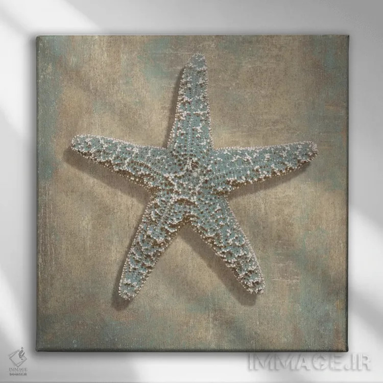 تابلو دکوراتیو ستاره دریایی آبی اثر کارولین کلی - نمای روبهرو روی دیوار