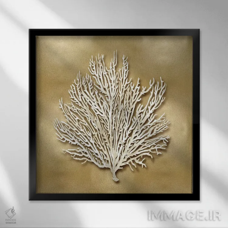 تابلو دکوراتیو فن دریایی روی زمینه طلایی I اثر کارولین کلی - نمای قابدار مشکی