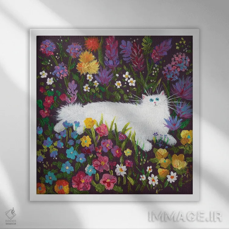 تابلو دکوراتیو گربه سفید در میان گل ها اثر کیم هاسکینز - نمای قابدار سفید