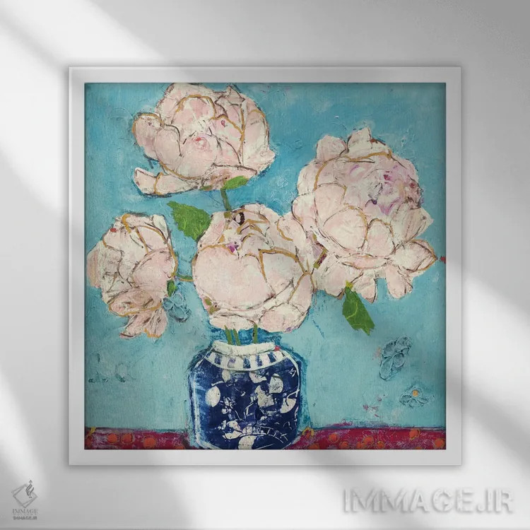 تابلو دکوراتیو گلدان گل صدتومانی با رنگ آبی و مرجانی اثر کلی دی - نمای قابدار سفید