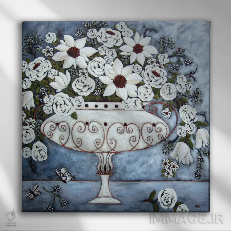 تابلو دکوراتیو طبیعت بی جان سفید با پروانه ها اثر کارن ریگر - نمای روبهرو روی دیوار