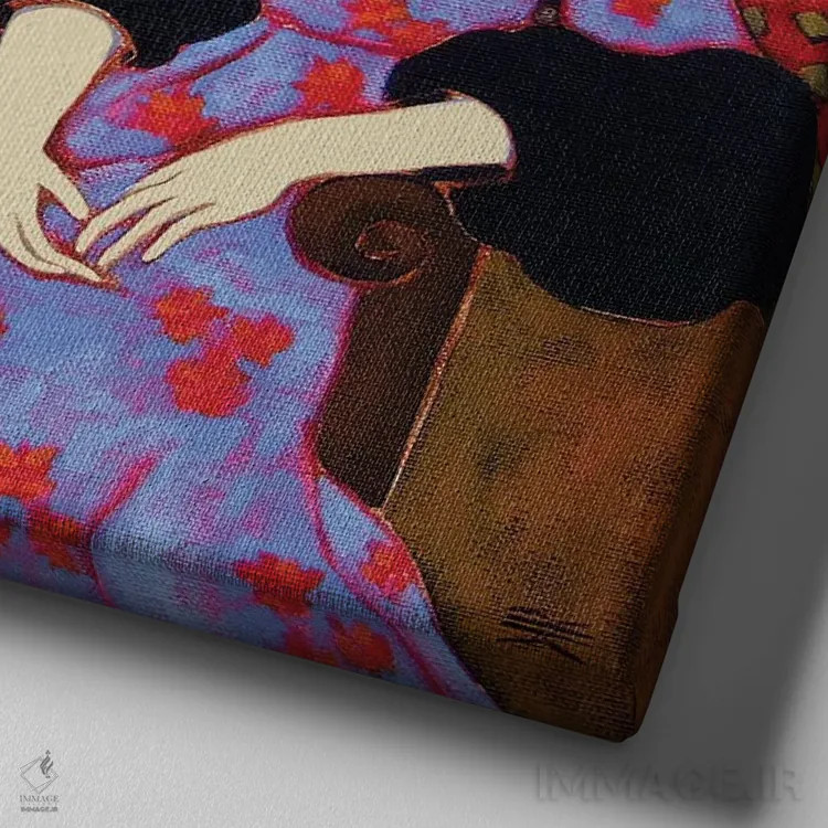 تابلو دکوراتیو زن با لباس لاجوردی و گل رز اثر کارن ریگر - نمای نزدیک بافت بوم