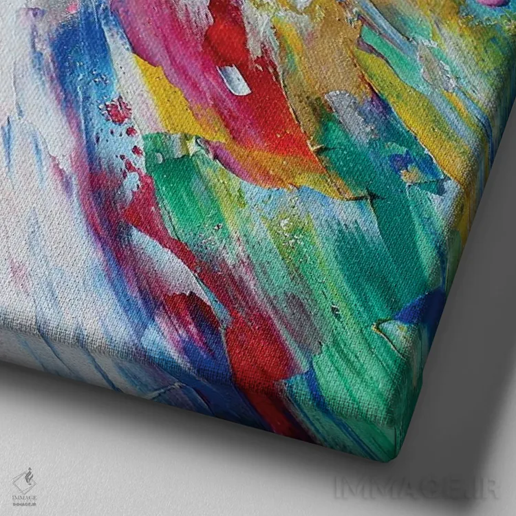 تابلو دکوراتیو فرشته مهربان با هاله ای از گل ها اثر کارن تارلتون - نمای نزدیک بافت بوم