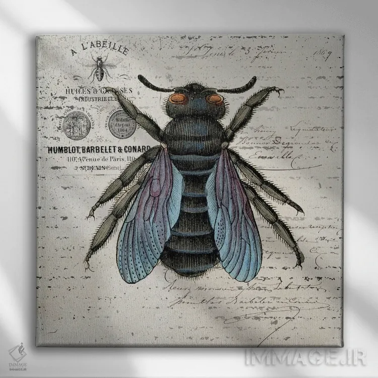 تابلو دکوراتیو زنبور تاریخ II اثر کارن اسمیت - نمای روبهرو روی دیوار