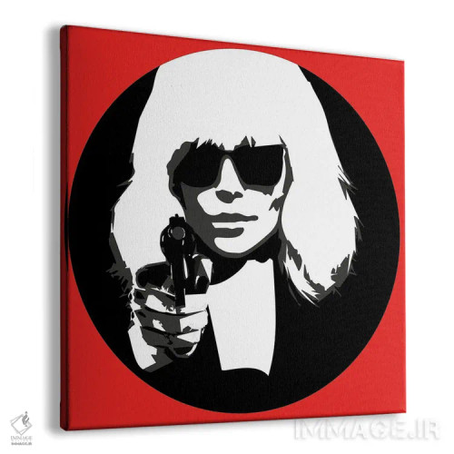 تابلو دکوراتیو بلوند اتمی در مقابل اسلحه اثر کاترینا بورتسووا - نمای پرسپکتیو محصول