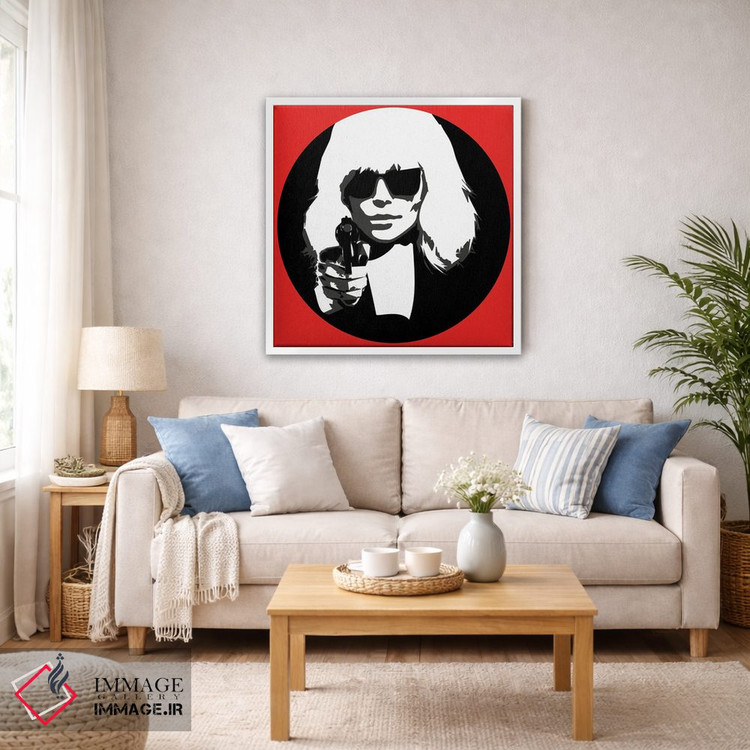 تابلو دکوراتیو بلوند اتمی در مقابل اسلحه اثر کاترینا بورتسووا - D3W