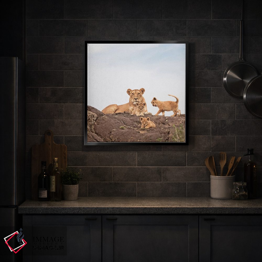 تابلو دکوراتیو شیر ماده رنگی و توله ها اثر کلاوس تیدگه - D2B