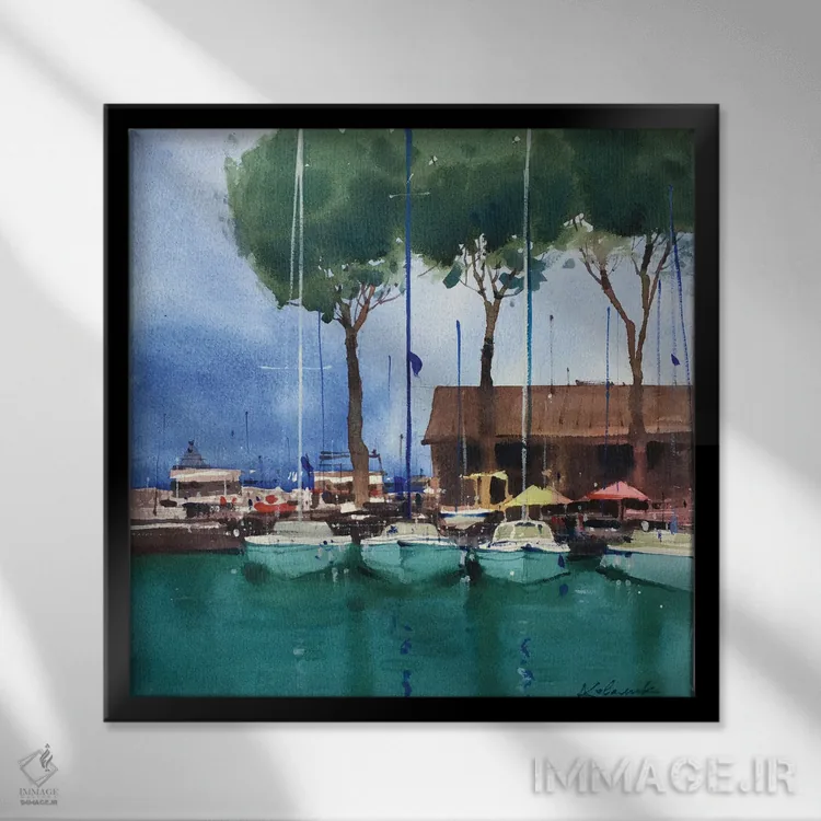 تابلو دکوراتیو قایق های بادبانی در اسکله ایتالیا، دریاچه گاردا اثر اندریی کووالیک - نمای قابدار مشکی