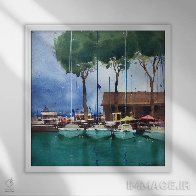 تابلو دکوراتیو قایق های بادبانی در اسکله ایتالیا، دریاچه گاردا اثر اندریی کووالیک - نمای قابدار سفید