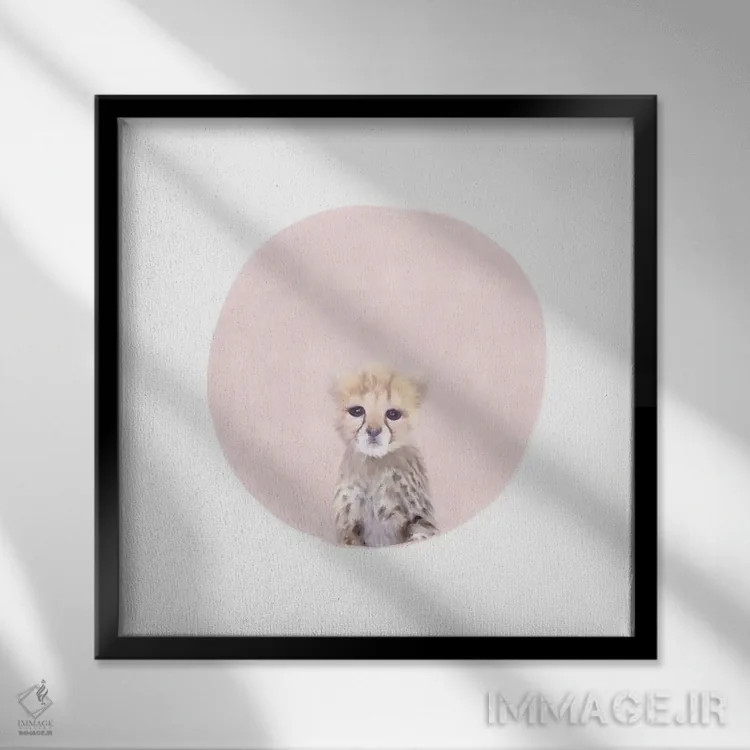 تابلو مدرن بچه یوزپلنگ صورتی اثر لیا استراتسما - نمای قابدار مشکی