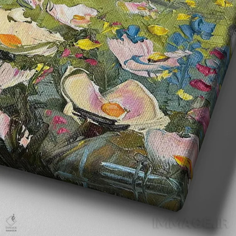 تابلو دکوراتیو شکوفایی گل های وحشی اثر لیزا الی - نمای نزدیک بافت بوم