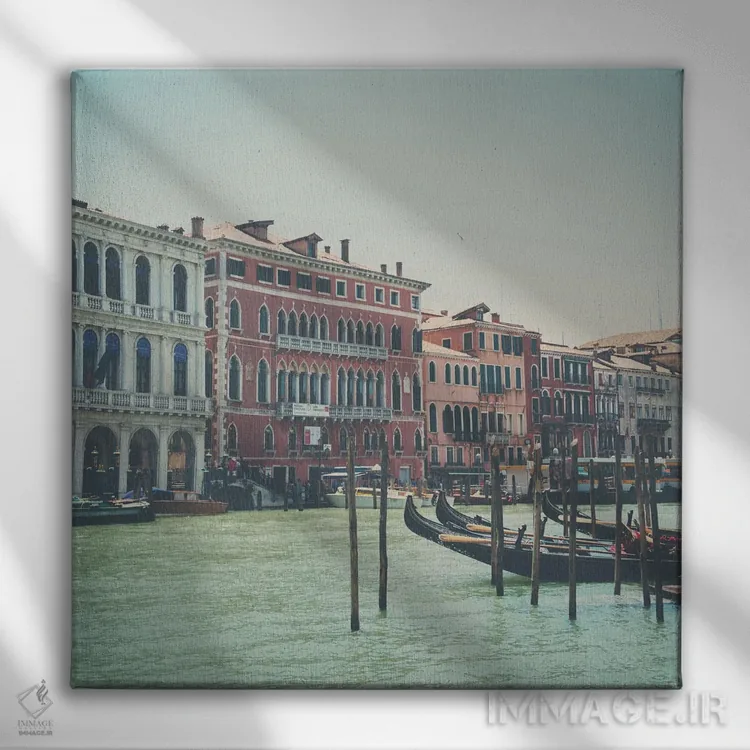 تابلو دکوراتیو نگاه به امتداد گرند کانال اثر لورا ایوانز - نمای روبهرو روی دیوار
