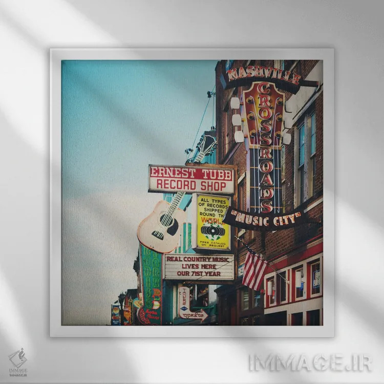 تابلو دکوراتیو برادوی پایین اثر لورا ایوانز - نمای قابدار سفید