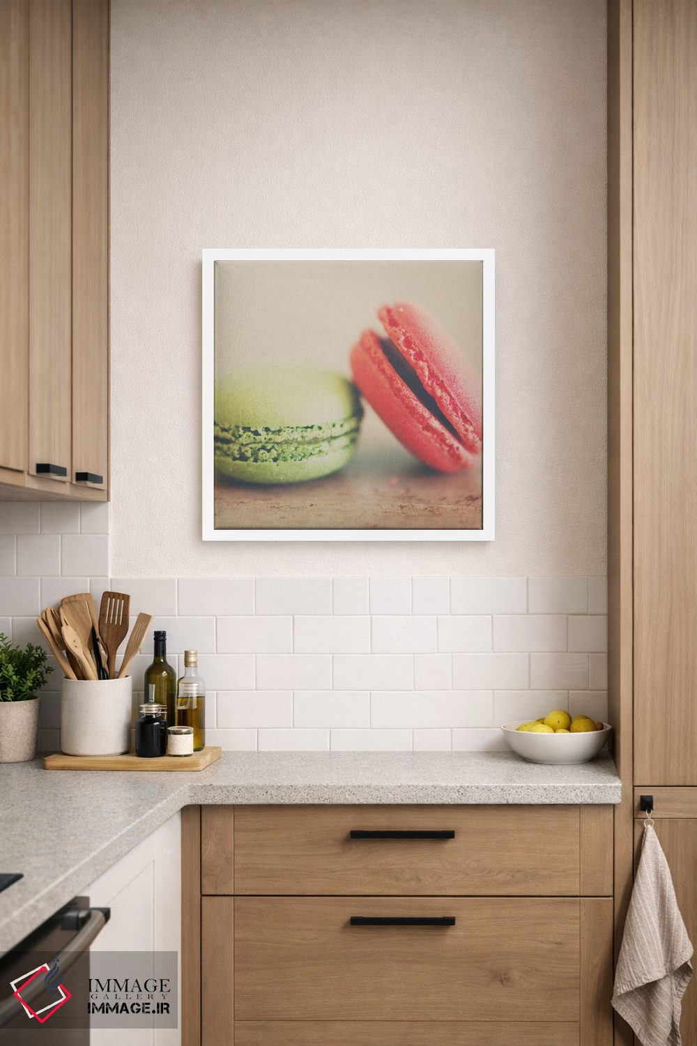 تابلو دکوراتیو پسته و توت فرنگی اثر لورا ایوانز - D5W