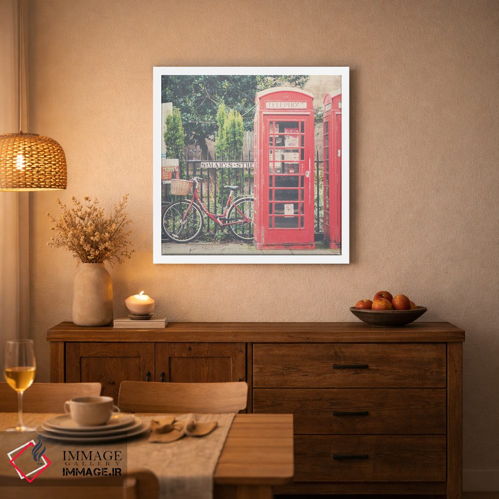 تابلو دکوراتیو یک دوچرخه قرمز و باجه های تلفن اثر لورا ایوانز - D2W
